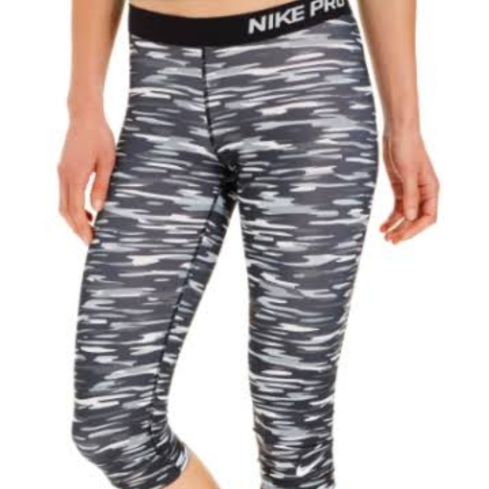 Women's Nike Pro Capri Leggings
